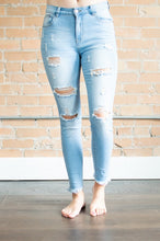 Load image into Gallery viewer, Skinny Jeans | Light Wash
