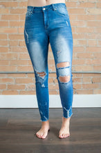 Load image into Gallery viewer, Skinny Jeans | Dark Wash
