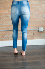 Load image into Gallery viewer, Skinny Jeans | Dark Wash

