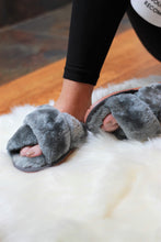 Load image into Gallery viewer, Ultra Fuzzy Solid Color House Shoes
